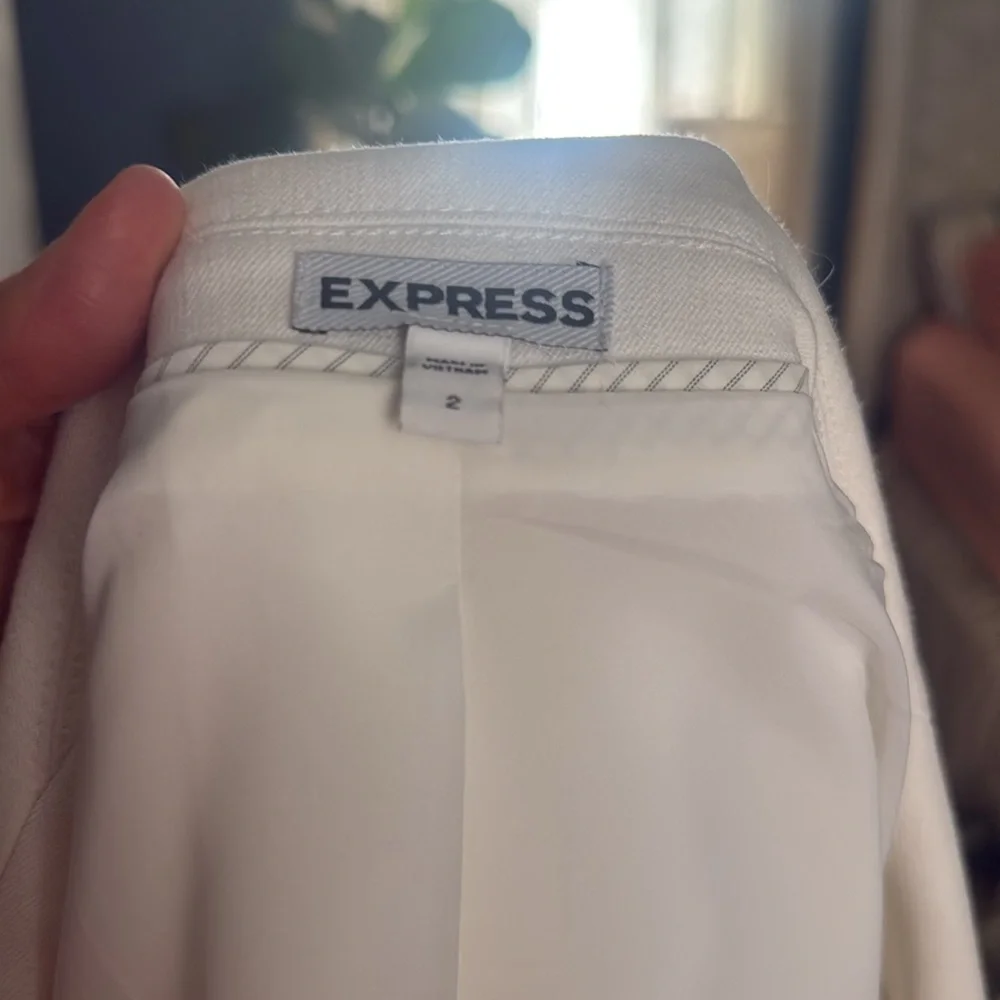 Express well made blazer classy white. like new. size 2 - Picture 10 of 10